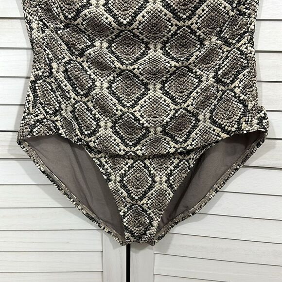 Tommy Bahama Swimsuit Size 8 Python Front Twist - Picture 7 of 16